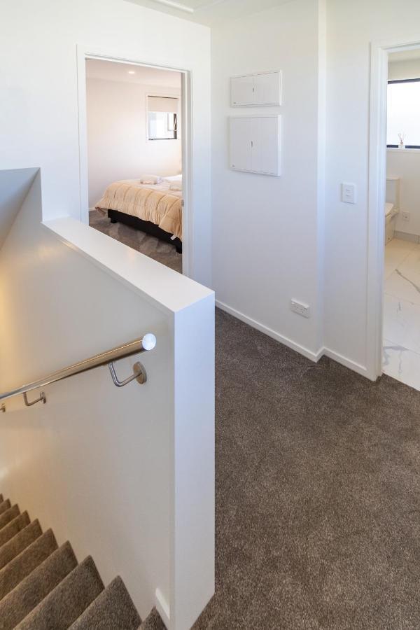 Beachside Bliss: 1 Bed 1 Bath Christchurch Dış mekan fotoğraf